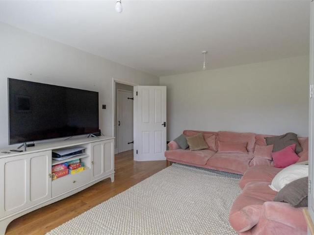 House for rent in Ewens Farm, Golden Valley