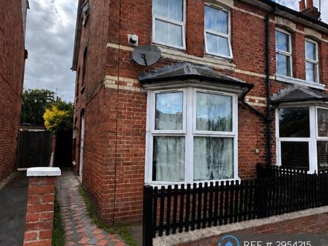 House for rent in Dee Park, Reading