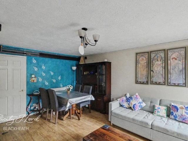 House for rent in Kidbrooke, Greater London