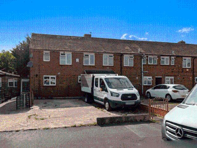 House for rent in London Borough of Hounslow, Greater London