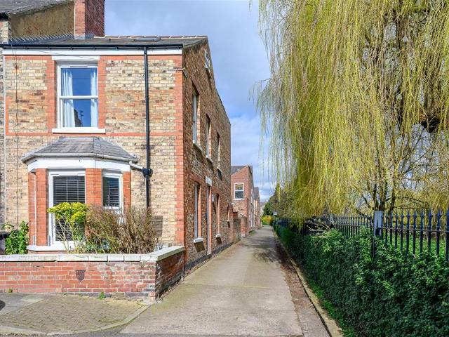 House for rent in High Field, York