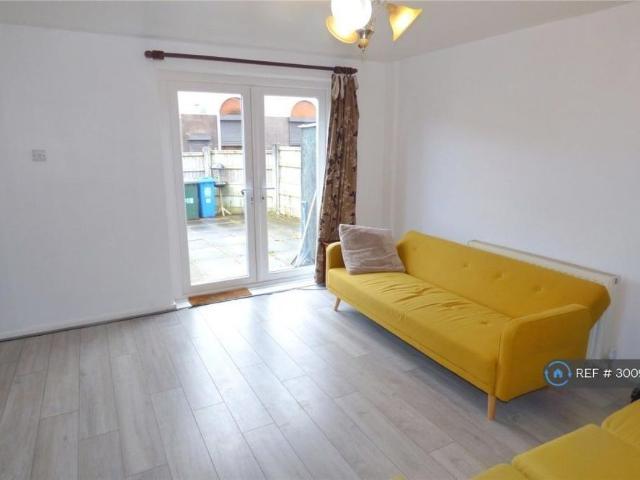 House for rent in Burnedge, Greater Manchester