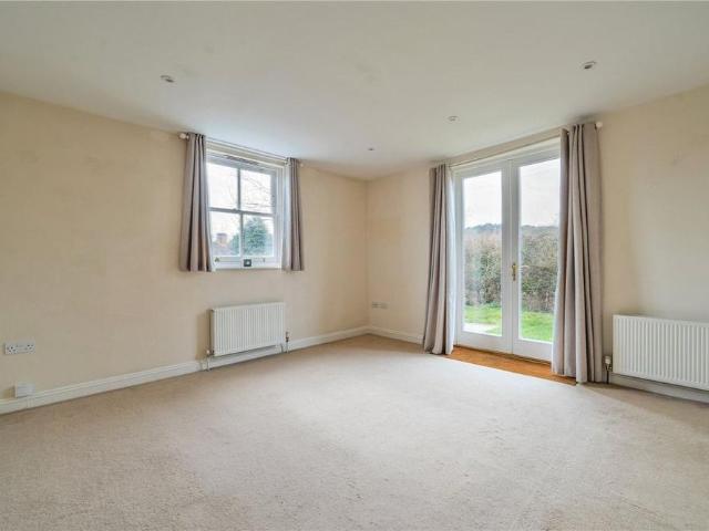 House for rent in Fole, Surrey