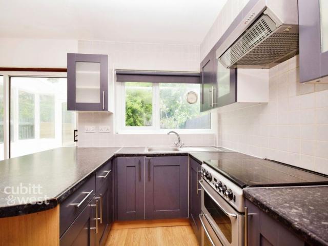 House for rent in Croydon, Forestdale