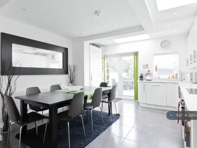 House for rent in North Sheen, Greater London