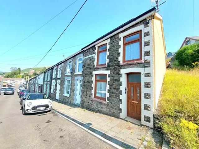 Apartment for rent in Ystrad