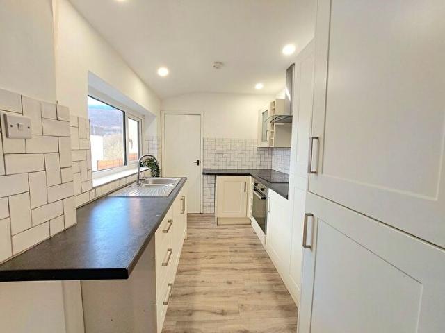 Apartment for rent in Penygraig, Wales