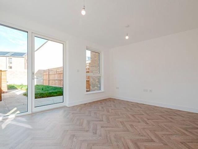 Apartment for rent in Barton Park, The Slade