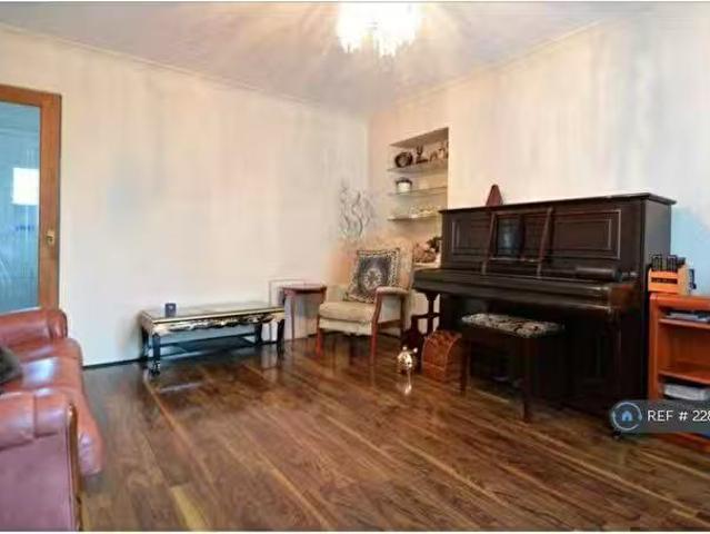 House for rent in Newhouse