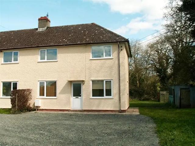 Apartment for rent in Llanhamlach, Wales