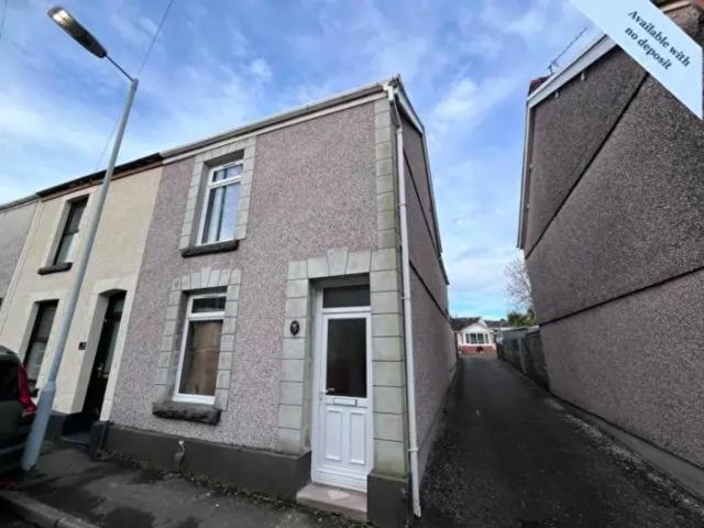 Apartment for rent in Brynhyfryd, Swansea