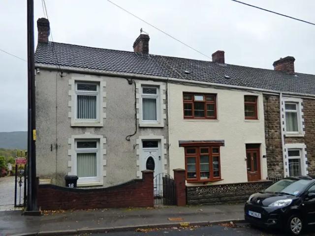 Apartment for rent in Blaenhonddan, Cilfrew