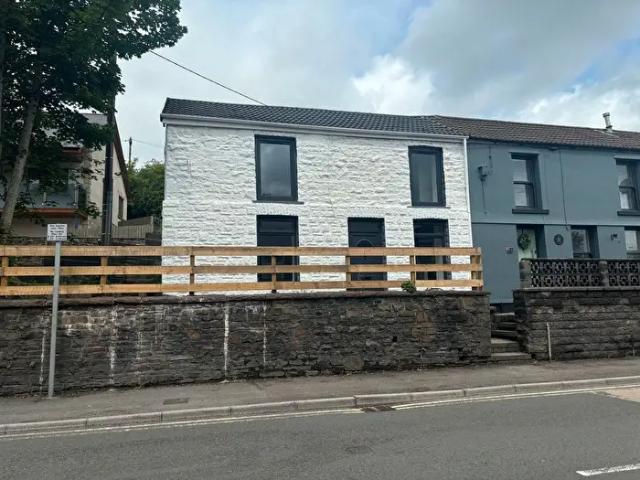 Apartment for rent in Ystrad, Gelli