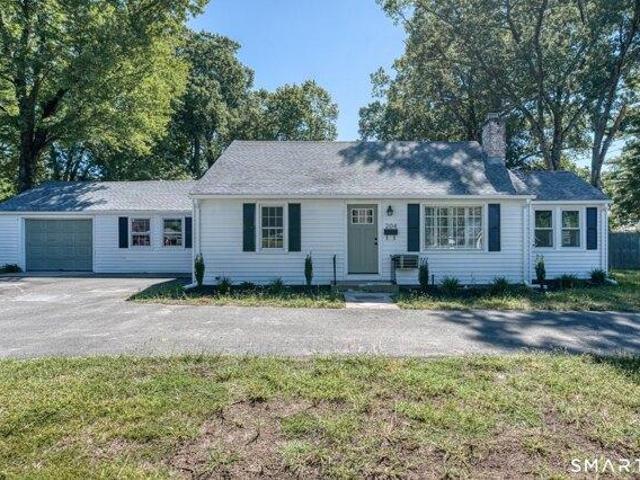House for sale in Hazardville, Enfield