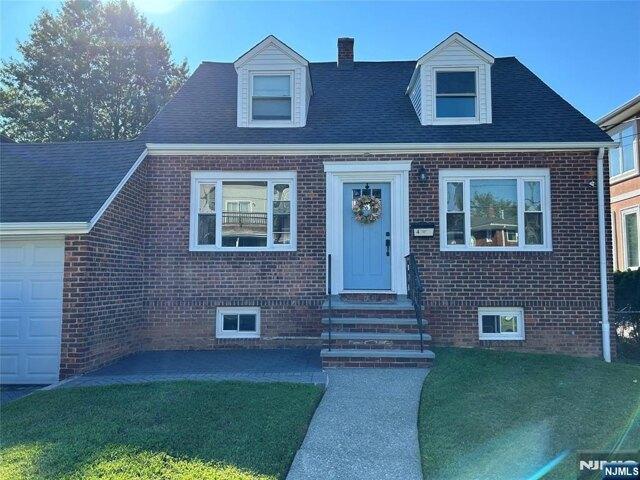 House for sale in Englewood Cliffs, New Jersey