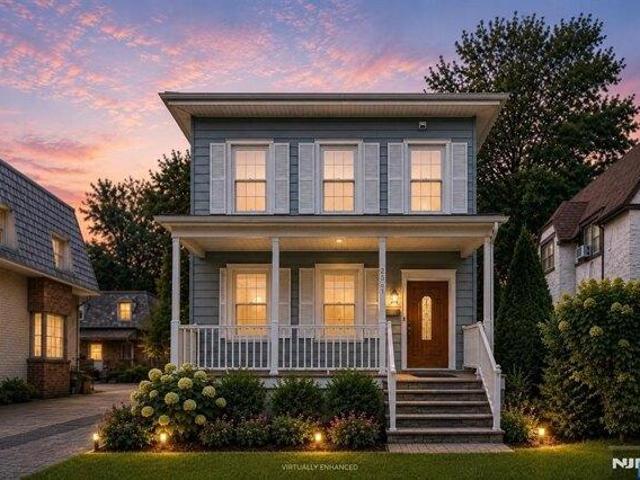 House for sale in Englewood Cliffs, New Jersey