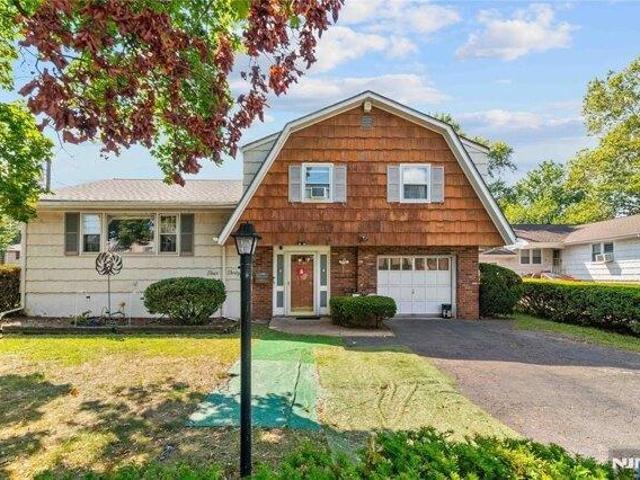 House for sale in Fair Lawn, New Jersey