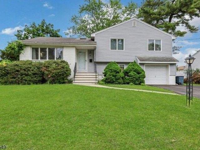 House for sale in Fair Lawn, New Jersey