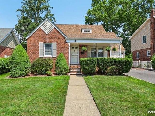 House for sale in Fair Lawn, New Jersey