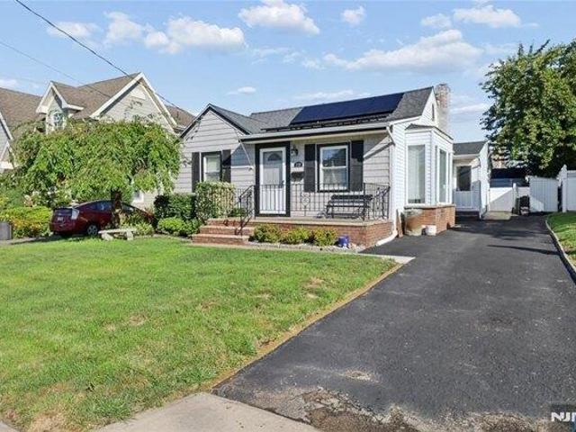 House for sale in Fair Lawn, New Jersey