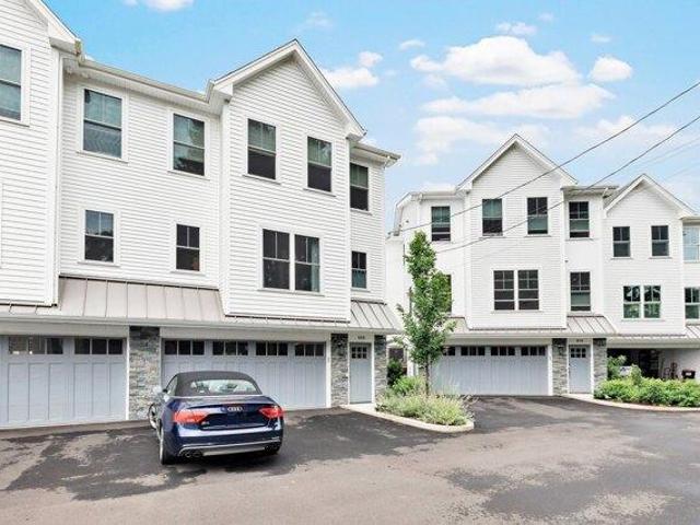 Condo for sale in Fairfield