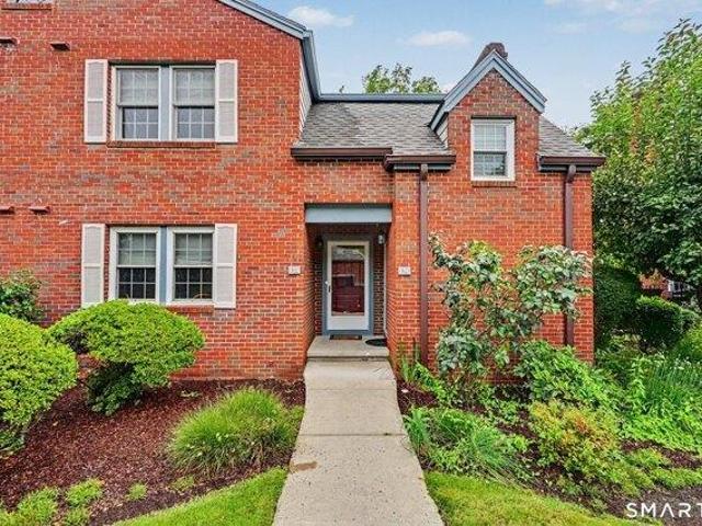 Condo for sale in Woodfield Village, Fairfield