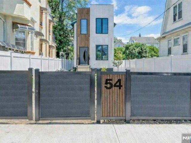 House for sale in Fairview, New Jersey