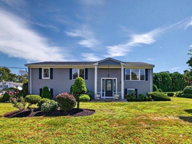 House for sale in Oak Grove Village, Fall River