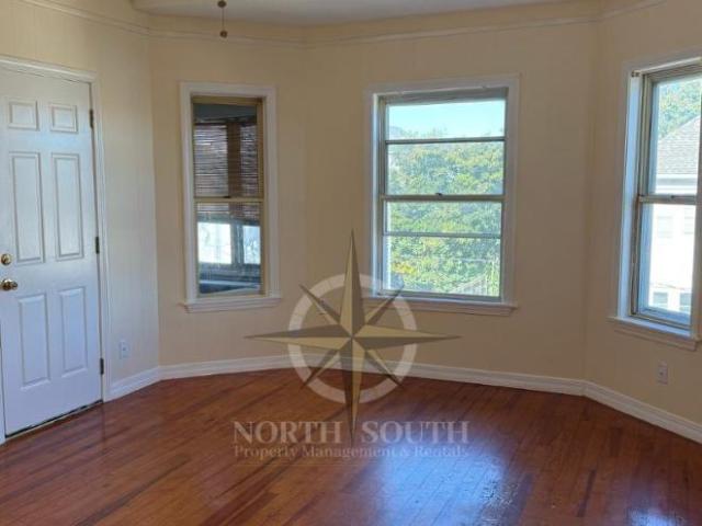 Detached House for rent in Fall River, Bristol County