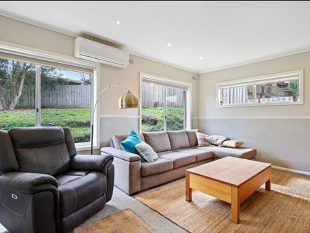 House for rent in Mooroolbark Heights Estate, Melbourne