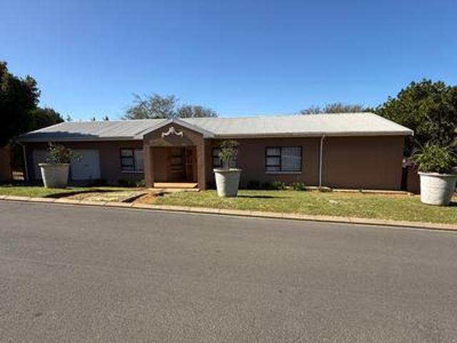 House for sale in West Coast, Riebeeck Valley