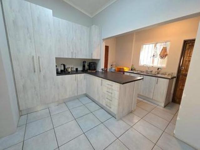 House for rent in Waterkloof, Gauteng