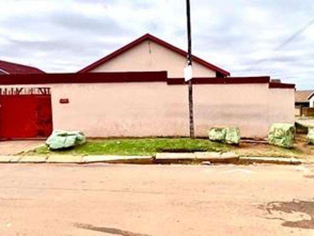 House for rent in Mohlakeng, Gauteng