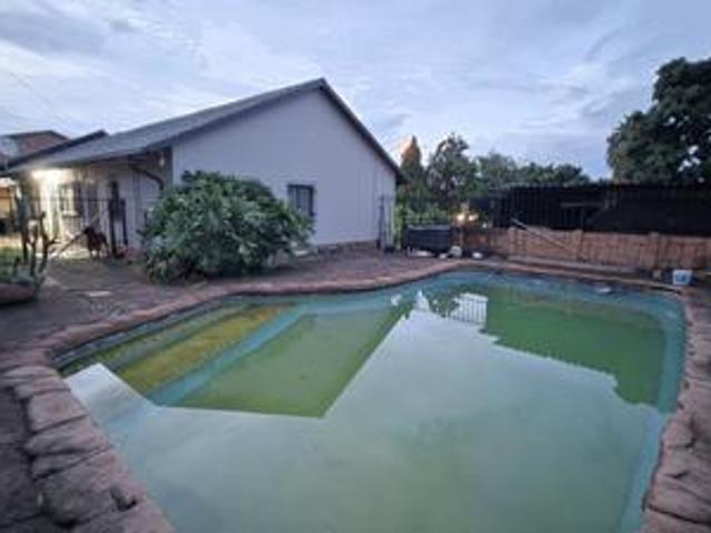 House for sale in Waterkloof, Gauteng