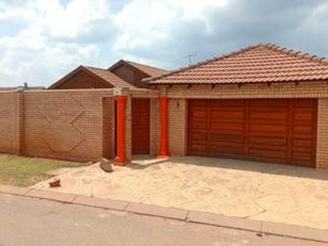 House for sale in Soweto, City of Johannesburg Metropolitan Municipality