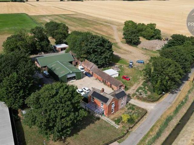 Farm for sale in Theddlethorpe St Helen, Belleau