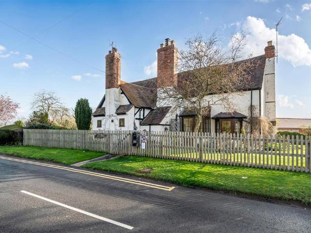House for sale in Crookhill, Worcestershire