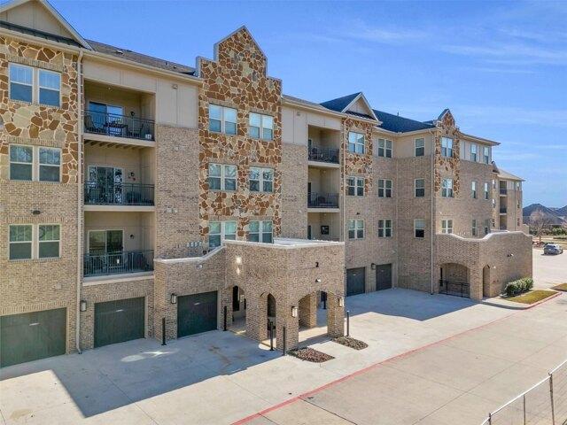 Condo for sale in Farmers Branch, Texas
