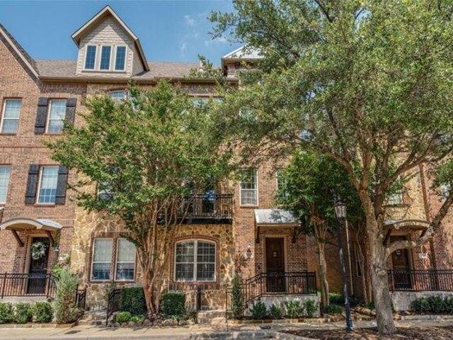House for sale in Farmers Branch, Texas