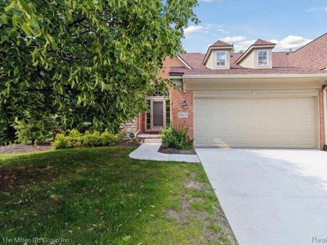 Condo for sale in Farmington, Michigan