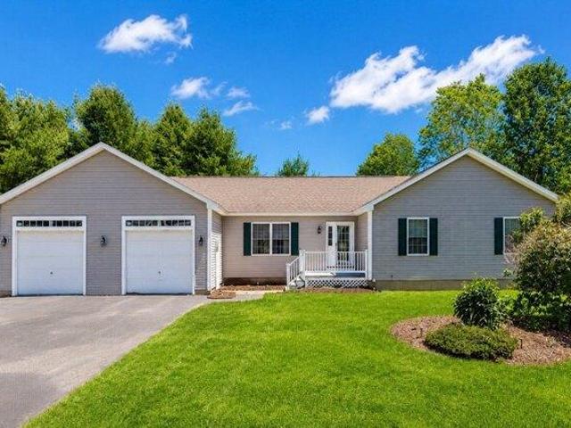 House for sale in Farmington, Maine