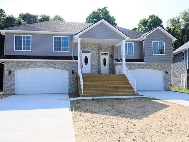 Condo for sale in Fenton, Michigan