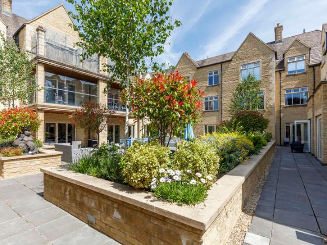 Flat for rent in Fossebridge, Gloucestershire