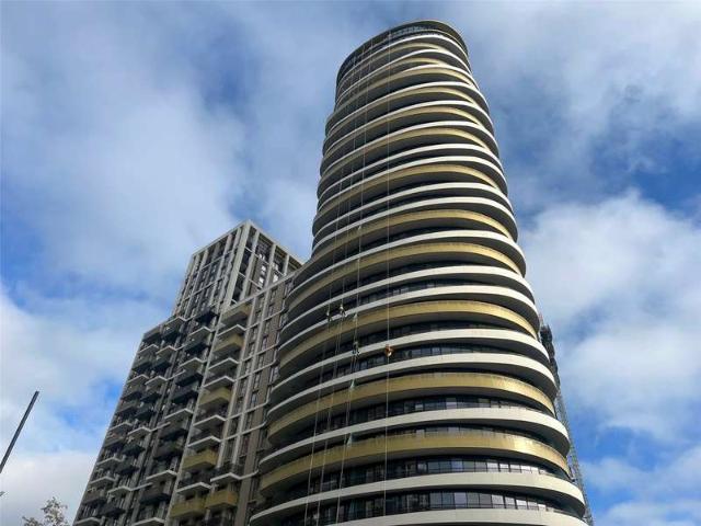 Flat for sale in Shepherd's Bush, Greater London
