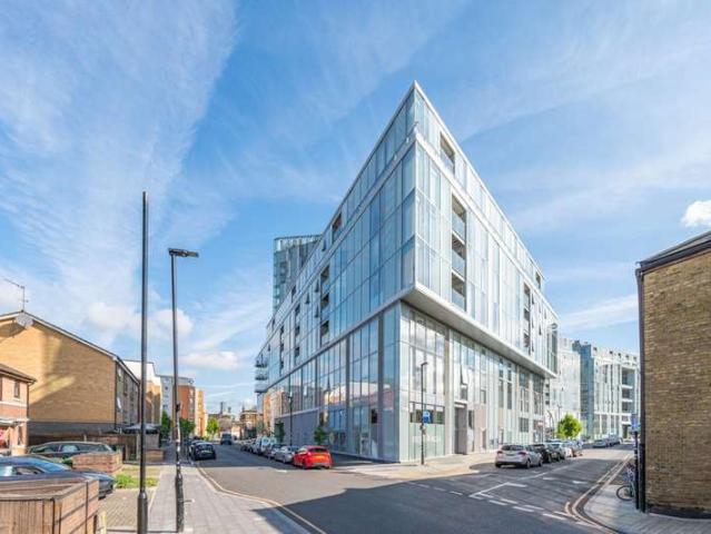 Flat for sale in Deptford, Royal Borough of Greenwich