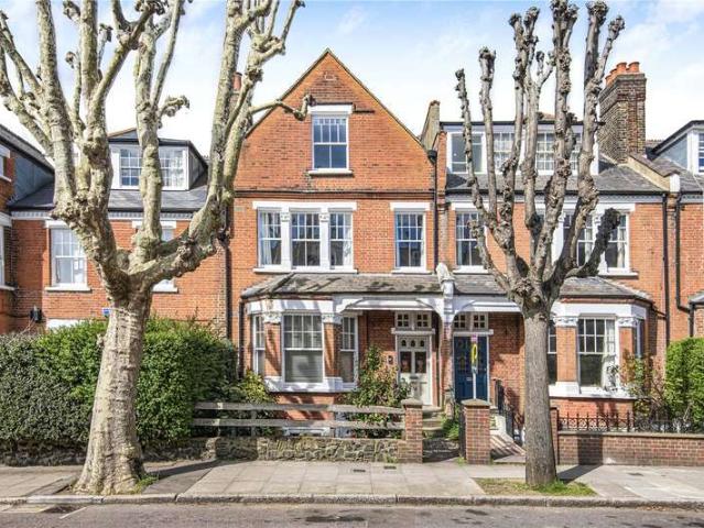 Flat for sale in Stroud Green, Greater London