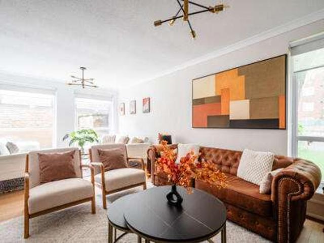 Flat for sale in Haggerston, Greater London