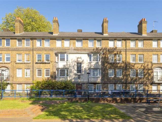 Flat for sale in Bethnal Green, Greater London