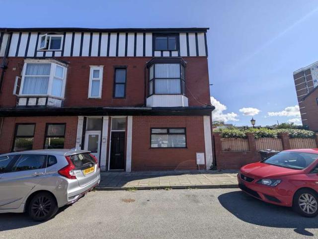 Flat for rent in Meols Cop, Southport