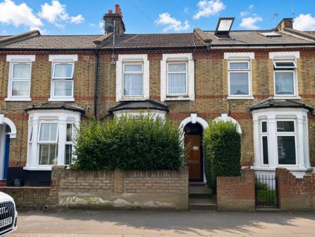 Flat for sale in Tottenham Hale, Greater London
